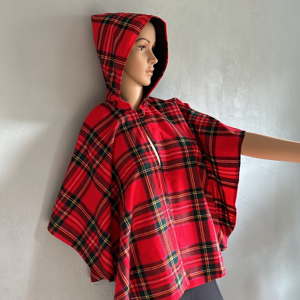 Oniel of Dublin Tartan Poncho